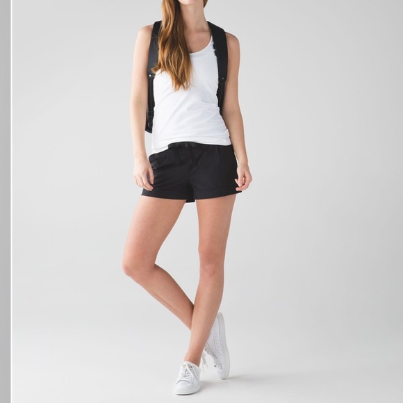 *SOLD* Lululemon Spring Break Away Short II - Picture 5 of 6